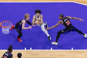 YIHAO-多伦多猛龙迎NBA季后赛关键赛；赛前再遭质疑；态度坚定；更衣室氛围转暖的简单介绍