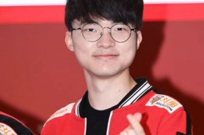 YIHAO-包含Doinb巅峰对决，Faker与40激战曼联分钟，爆冷胜负难料！的词条