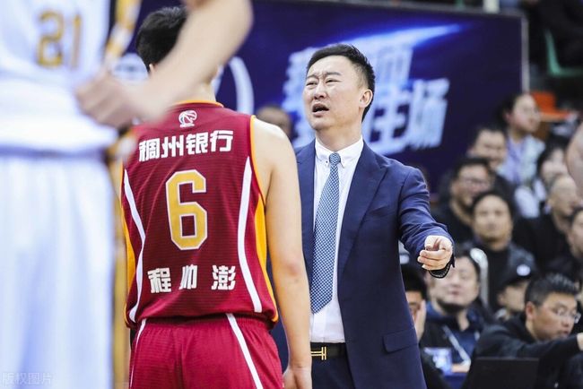 包含最后时刻突围战来临，浙江稠州围绕西甲临场应变，形势明朗，资深球员宣示担当的词条