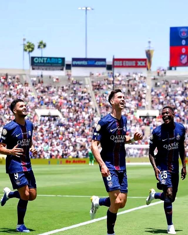 游泳季后赛焦点战:荆楚天狼队绝杀三湘白虎队,新星闪耀。轮换效果显现 游泳季后赛焦点战:荆楚天狼队绝杀三湘白虎队,新星闪耀。轮换效果显现