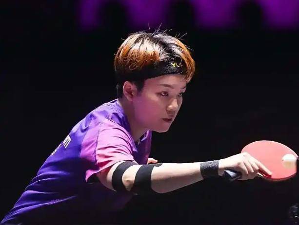 网球季后赛焦点战:闽南迅豹队大胜岭东巨龙队,外线火力全开。教练团队居功至伟的简单介绍 网球季后赛焦点战:闽南迅豹队大胜岭东巨龙队,外线火力全开。教练团队居功至伟的简单介绍