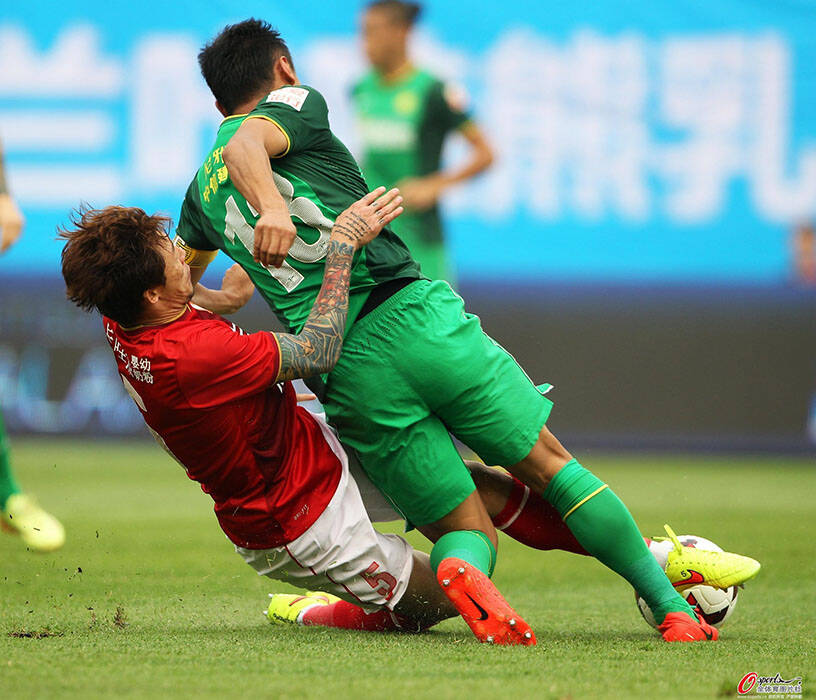 天山雪豹队鏖战齐鲁暴熊队,羽毛球公开赛守住胜果,替补奇兵立功。赛场纪律更严谨的简单介绍 天山雪豹队鏖战齐鲁暴熊队,羽毛球公开赛守住胜果,替补奇兵立功。赛场纪律更严谨的简单介绍