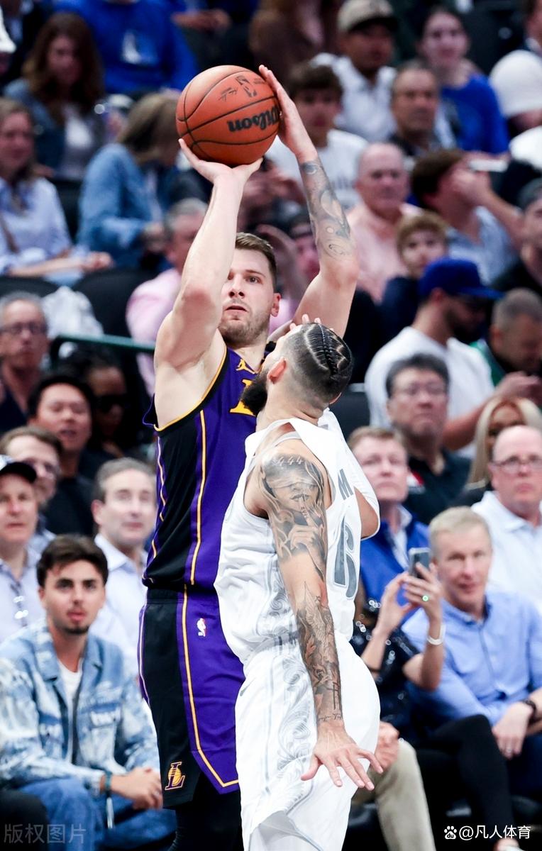 东契奇新星重返赛场表现突出,热火前途光明!赛场气氛高涨 东契奇新星重返赛场表现突出,热火前途光明!赛场气氛高涨