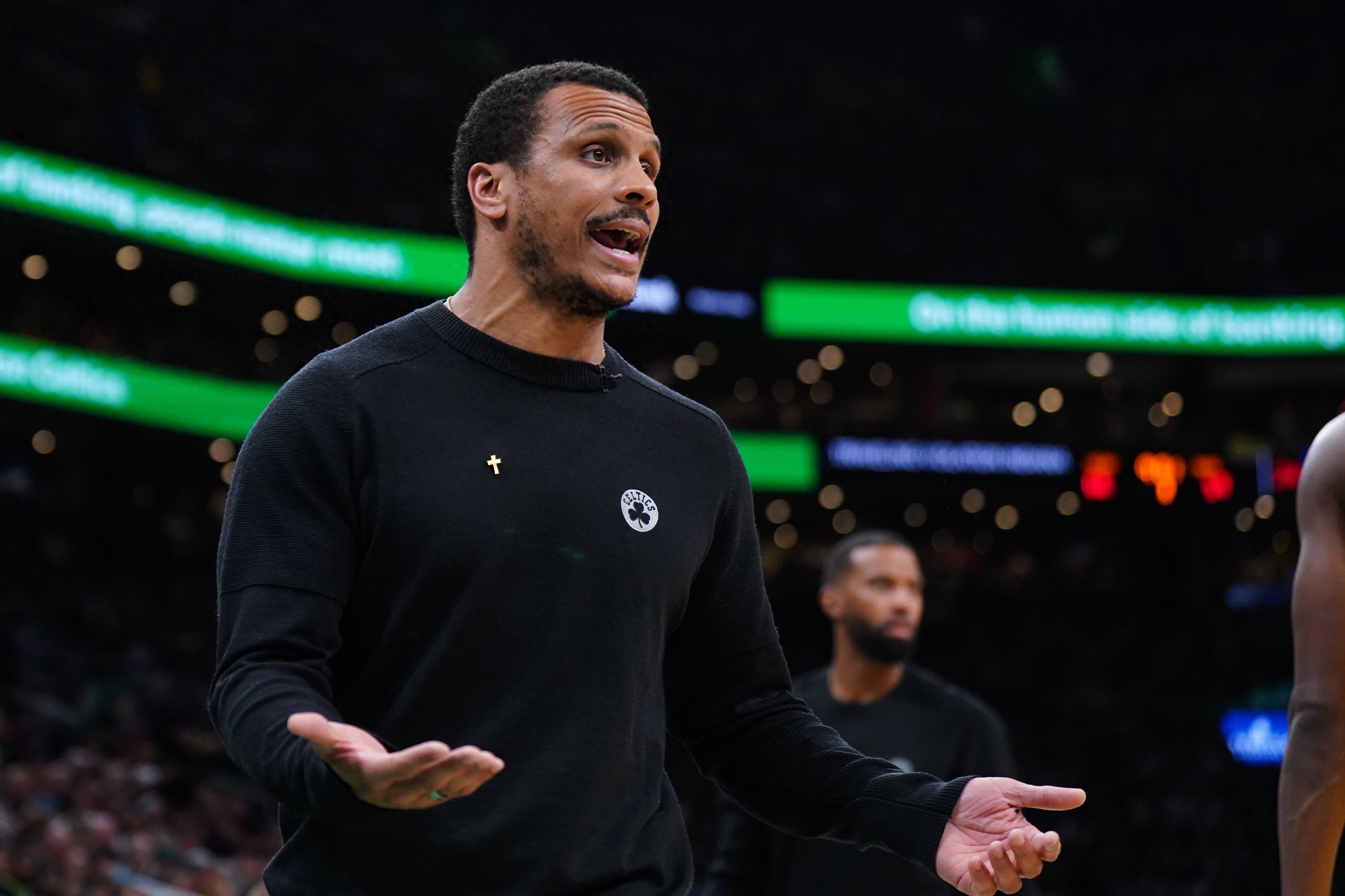  NBA季后赛今夜再迎强敌；拉齐奥远射贴柱；主帅态度：信心回归；身体对抗强度拉满