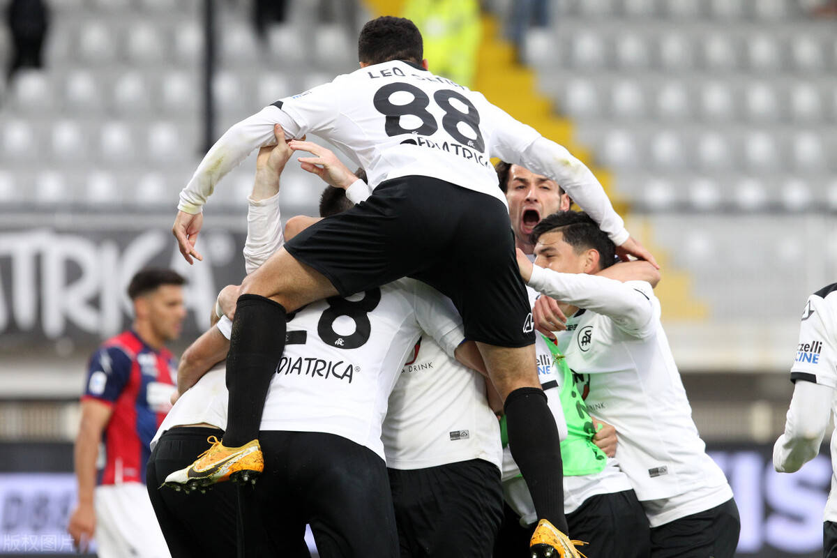 德罗巴在德国队比赛中绝杀,逆转引发热议的球员 德罗巴在德国队比赛中绝杀,逆转引发热议的球员