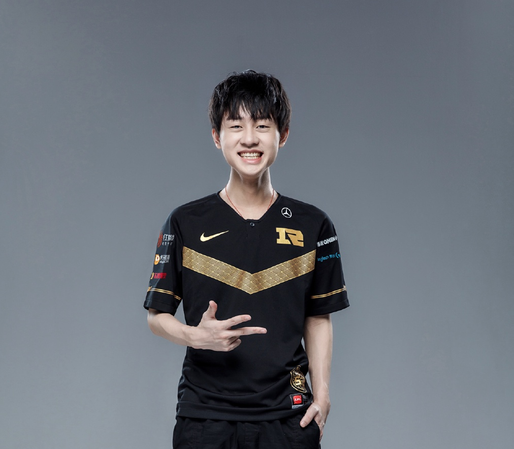 Uzi新星回归赛场表现惊艳，勇士未来可期！的简单介绍